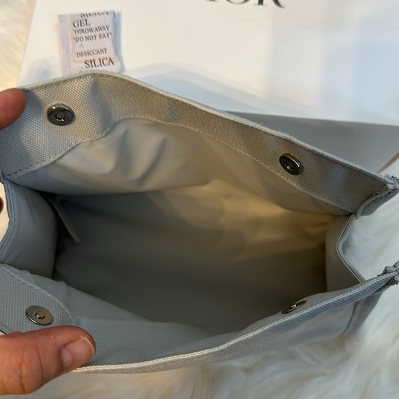New Dior Cosmetic Gray/Cement Color Pouch - Picture 4 of 9
